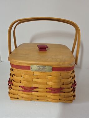 Longaberger 2000 Edition Deck The Halls Basket w/2 Plastic Inserts Lid